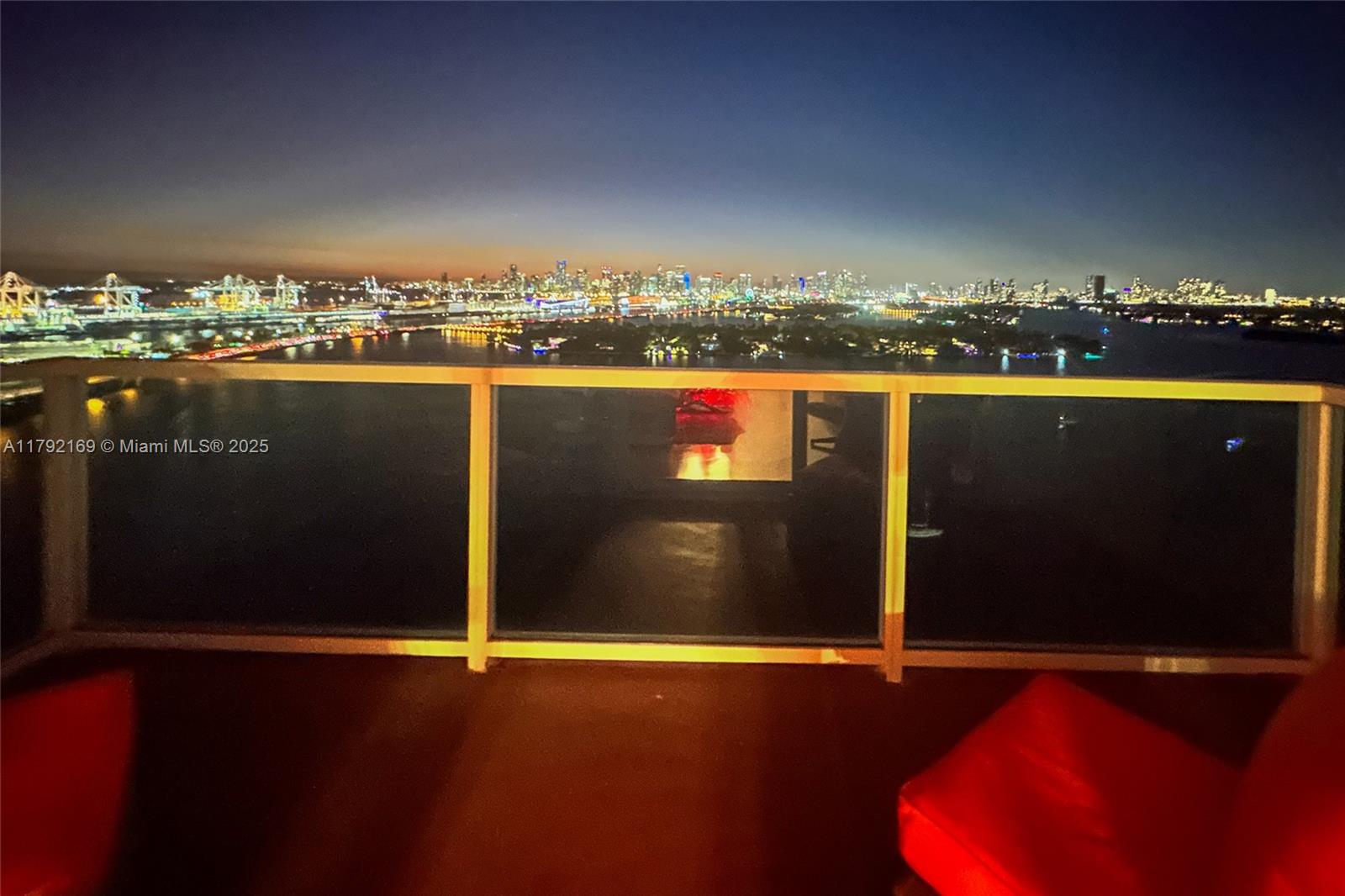 THE FLORIDIAN CONDO - Residential Lease