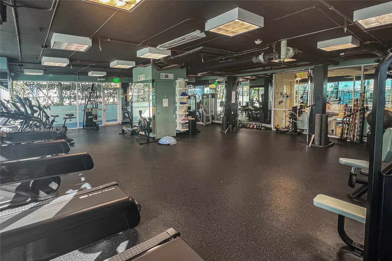 THE FLORIDIAN CONDO - Residential Lease