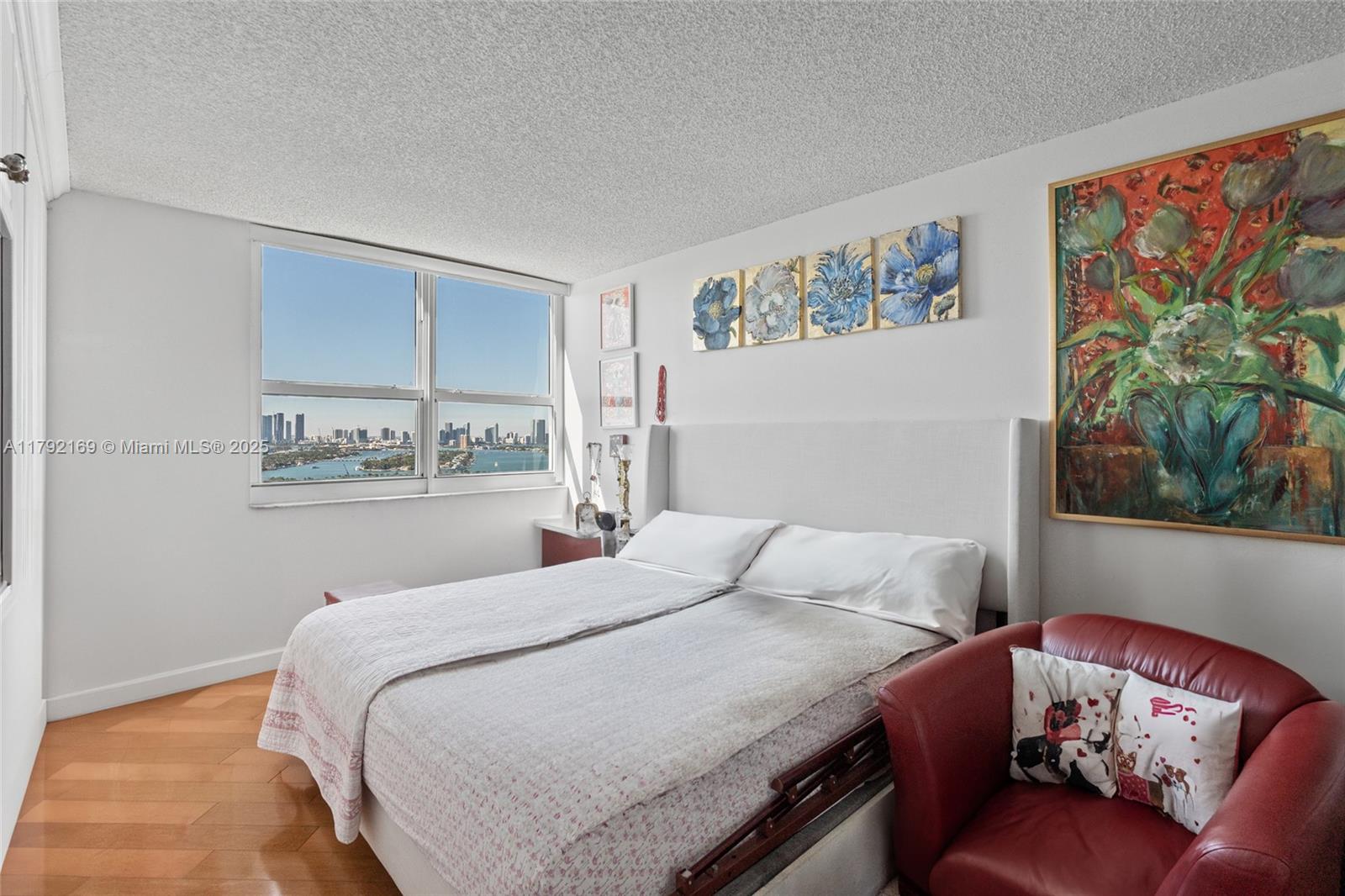 THE FLORIDIAN CONDO - Residential Lease