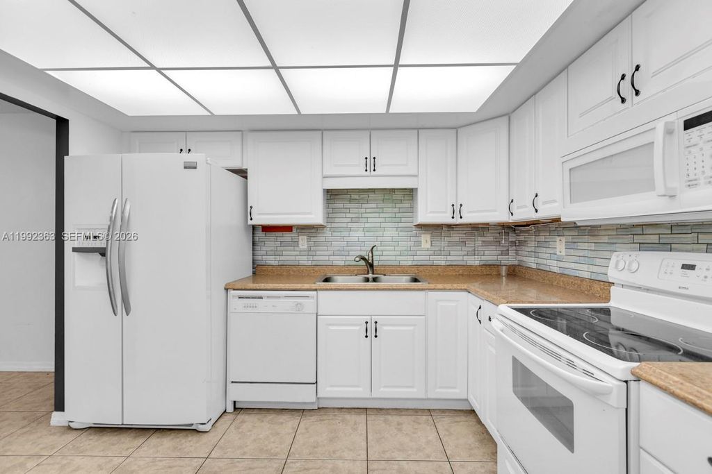 Photo of 18011 Biscayne Blvd #903, Aventura, FL 33160 (MLS # A11992363)