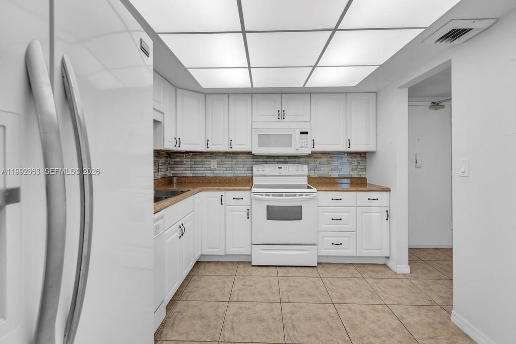 Photo of 18011 Biscayne Blvd #903, Aventura, FL 33160 (MLS # A11992363)