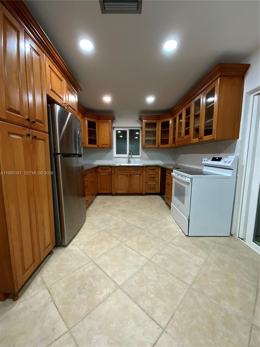 HOLIDAY CITY AT BOCA RATO - Residential Lease