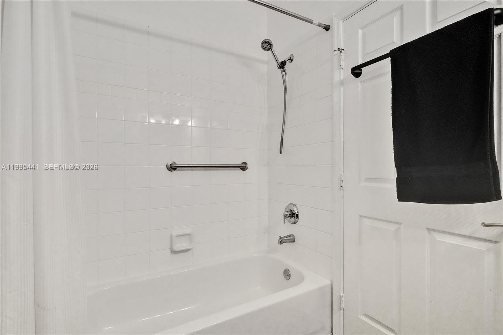 HARBORSIDE ESTATES - Residential