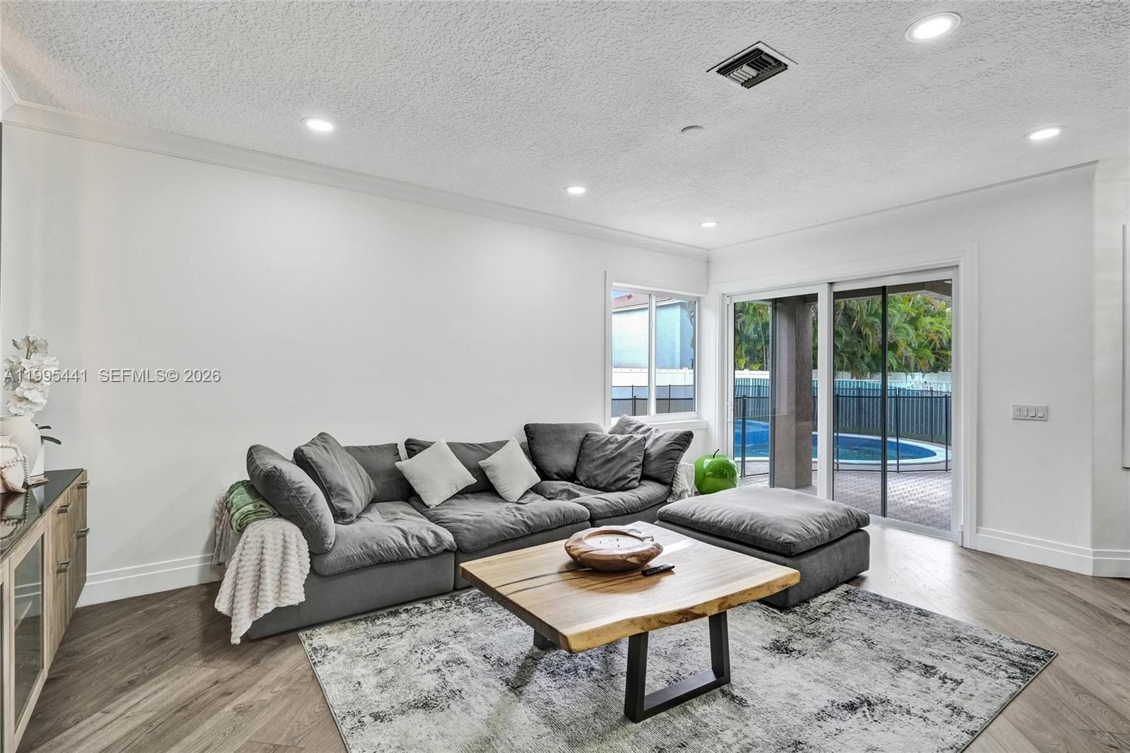 HARBORSIDE ESTATES - Residential