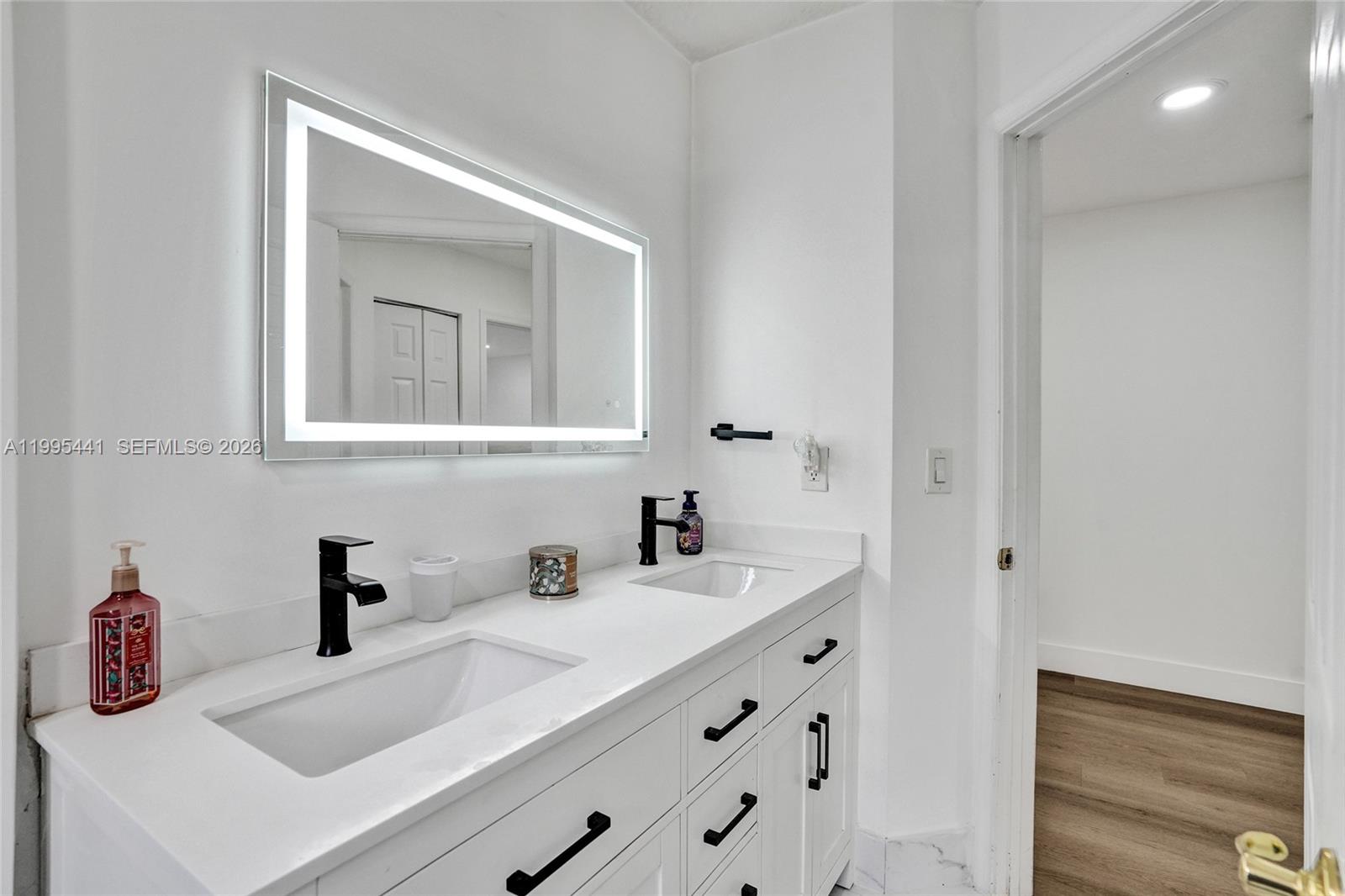 HARBORSIDE ESTATES - Residential