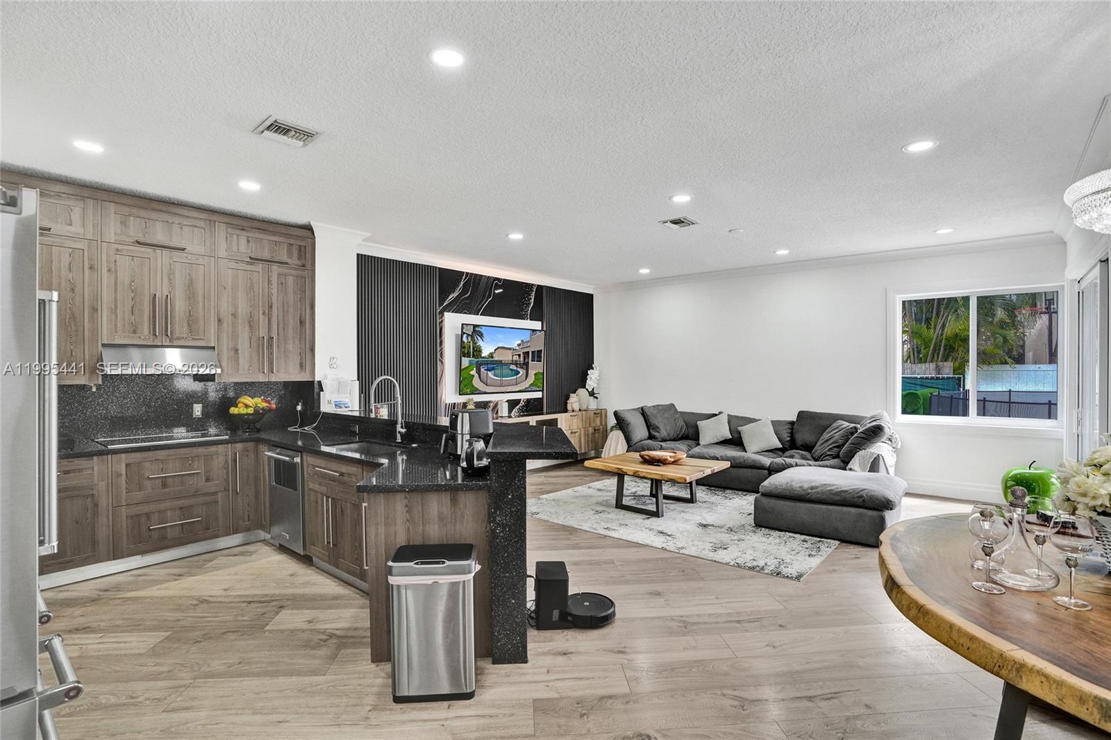 HARBORSIDE ESTATES - Residential