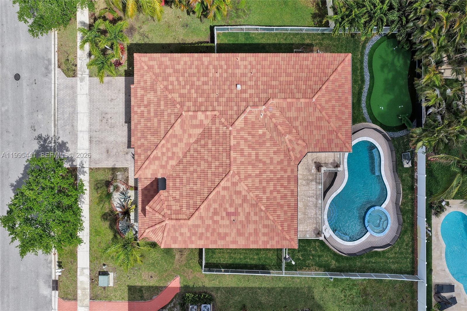 HARBORSIDE ESTATES - Residential