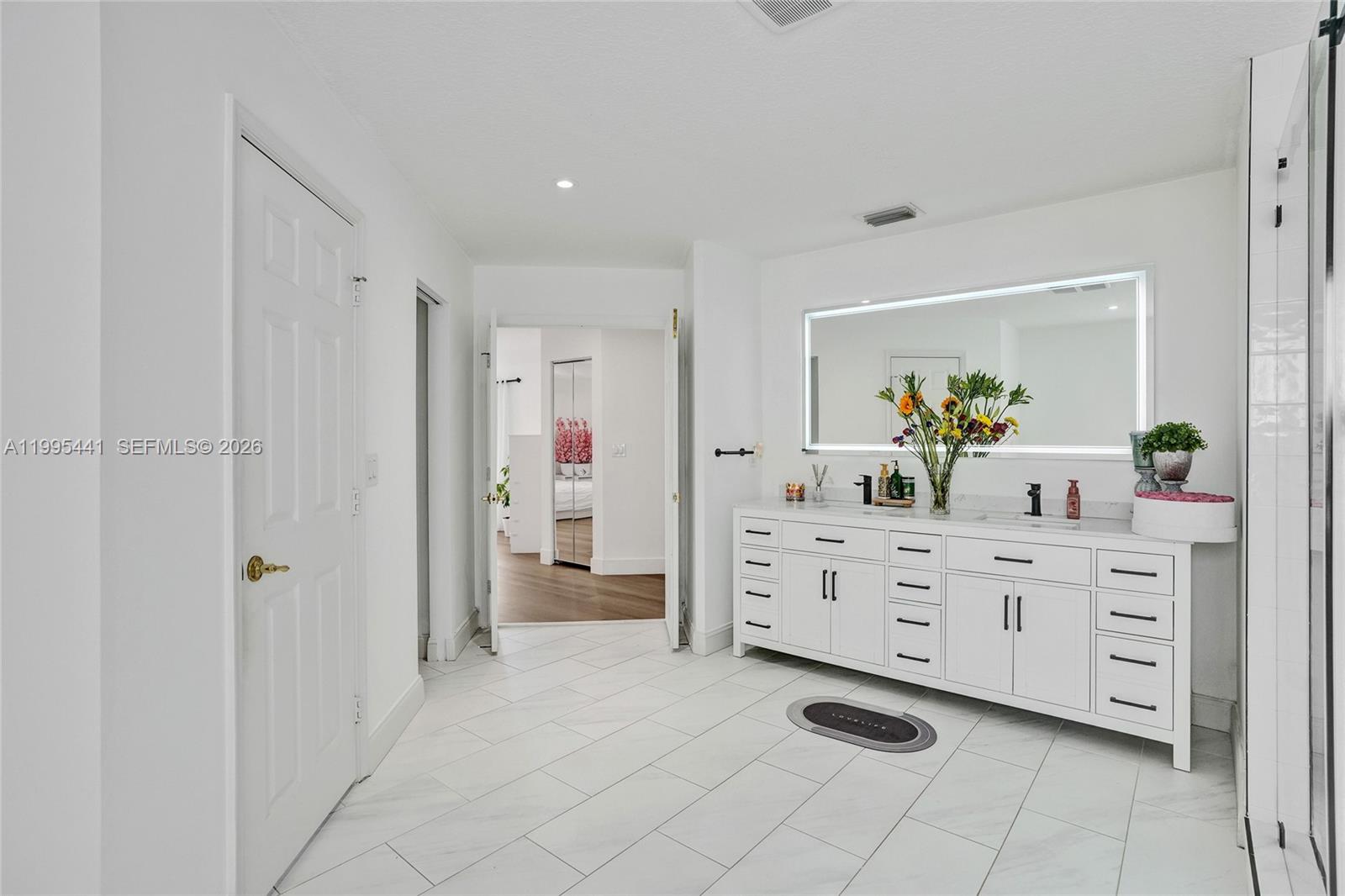 HARBORSIDE ESTATES - Residential