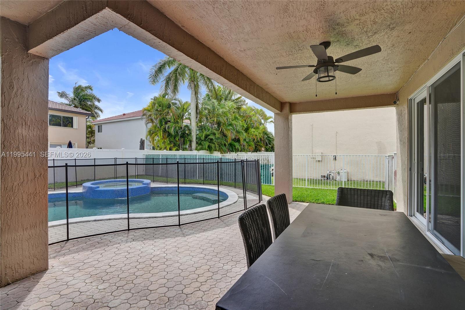 HARBORSIDE ESTATES - Residential