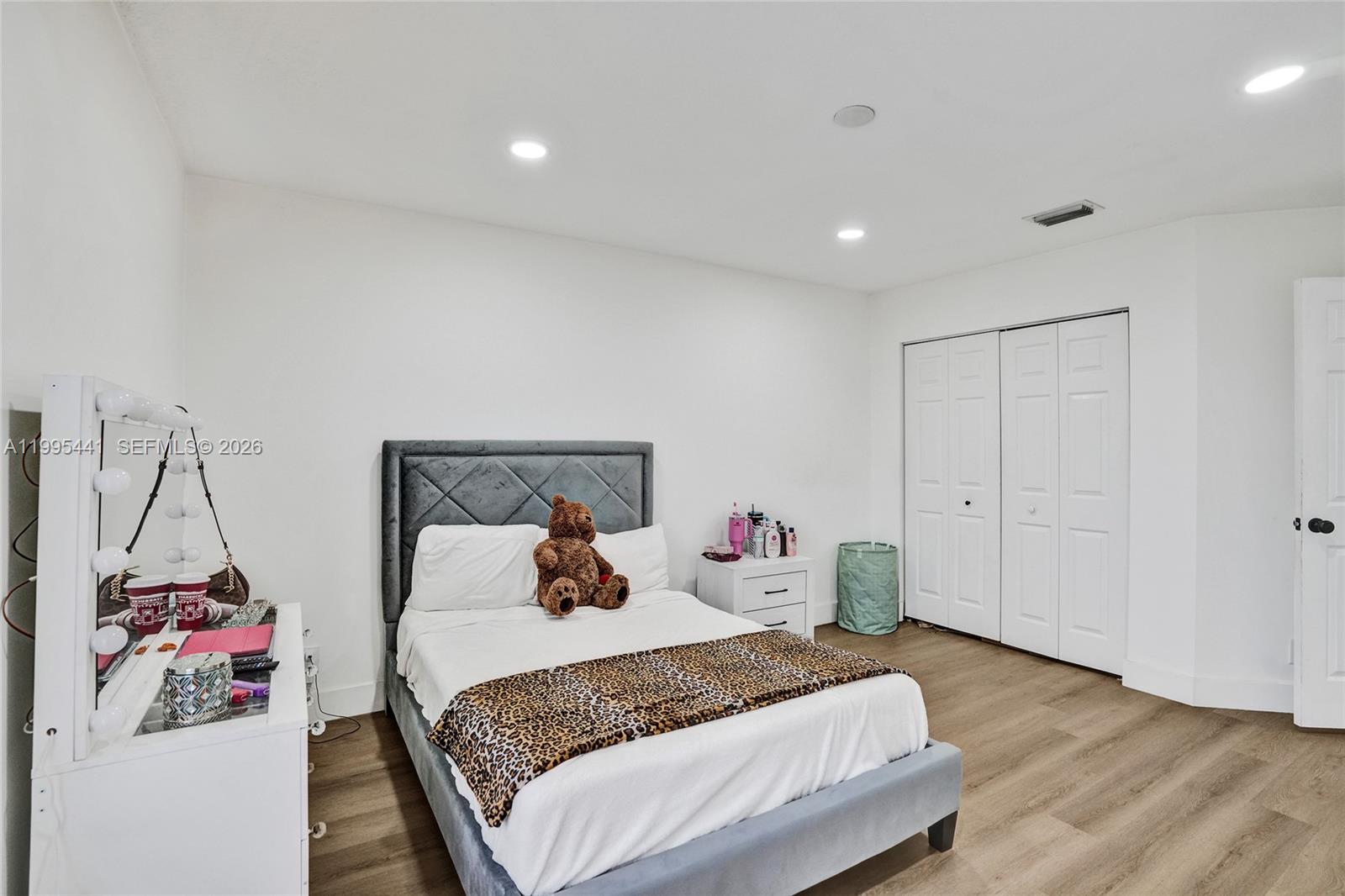 HARBORSIDE ESTATES - Residential