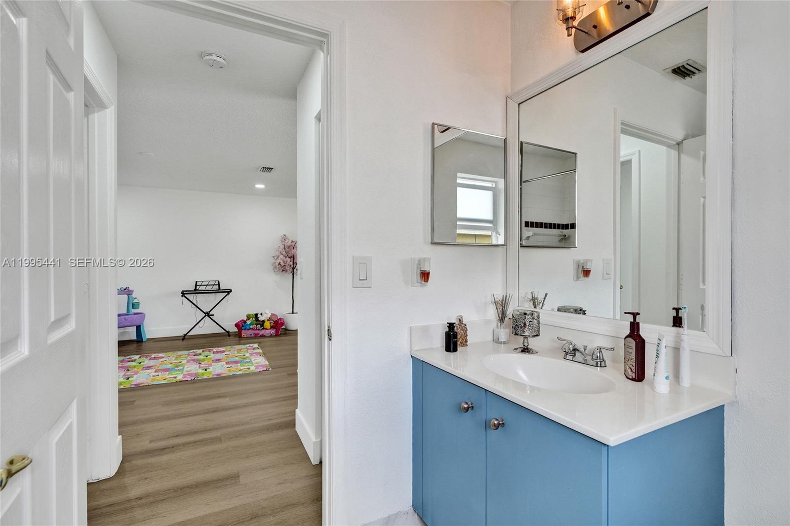 HARBORSIDE ESTATES - Residential