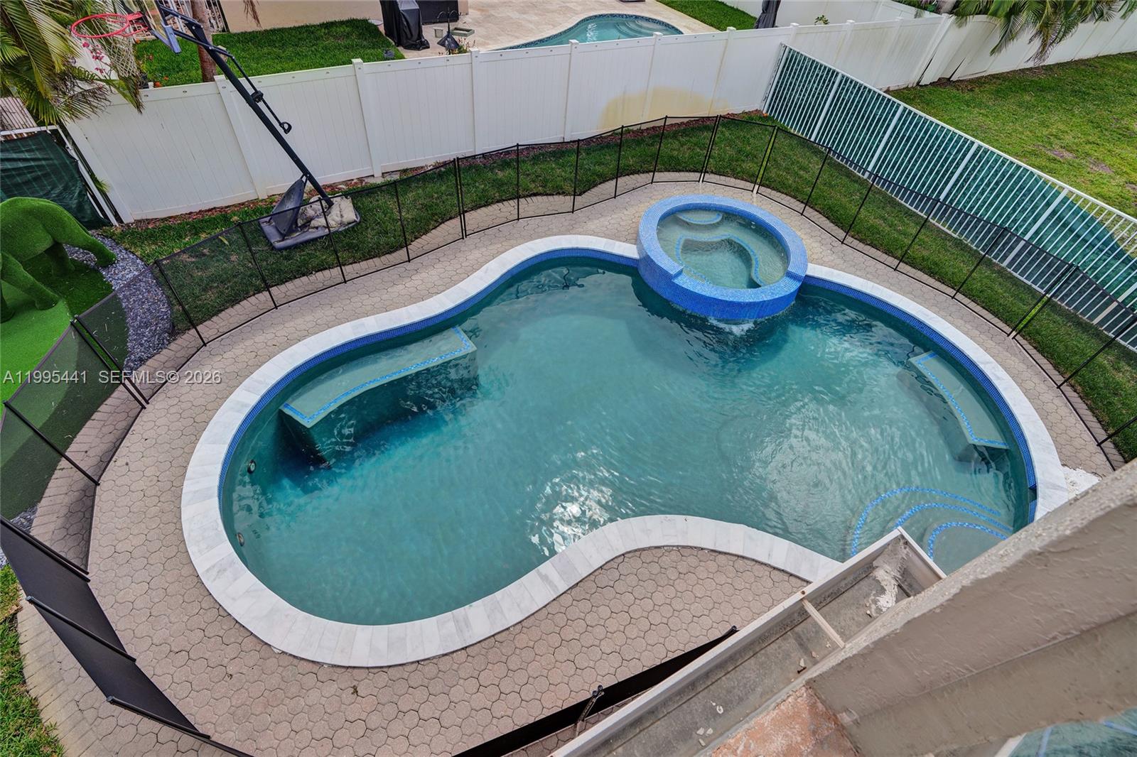 HARBORSIDE ESTATES - Residential