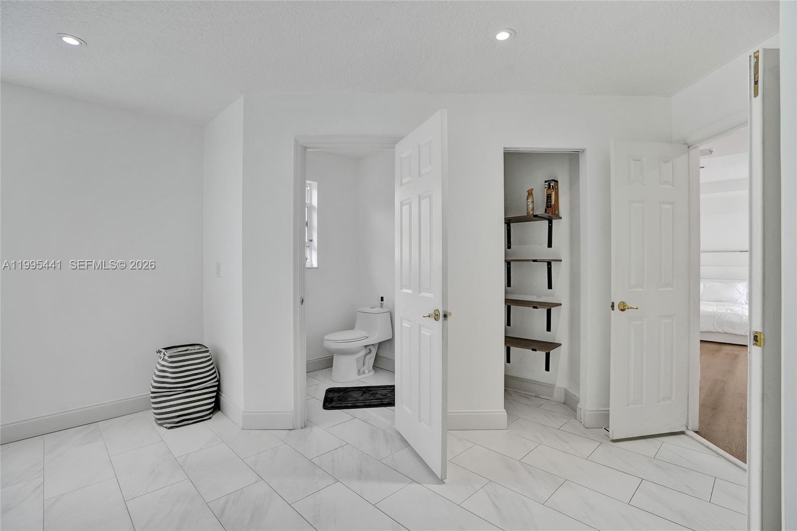 HARBORSIDE ESTATES - Residential