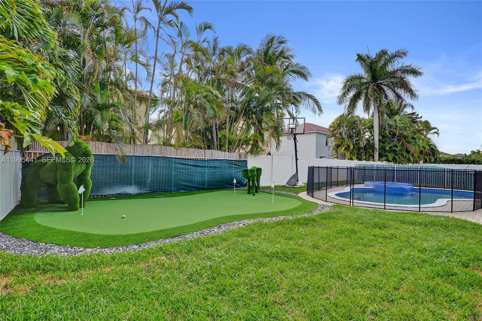 HARBORSIDE ESTATES - Residential