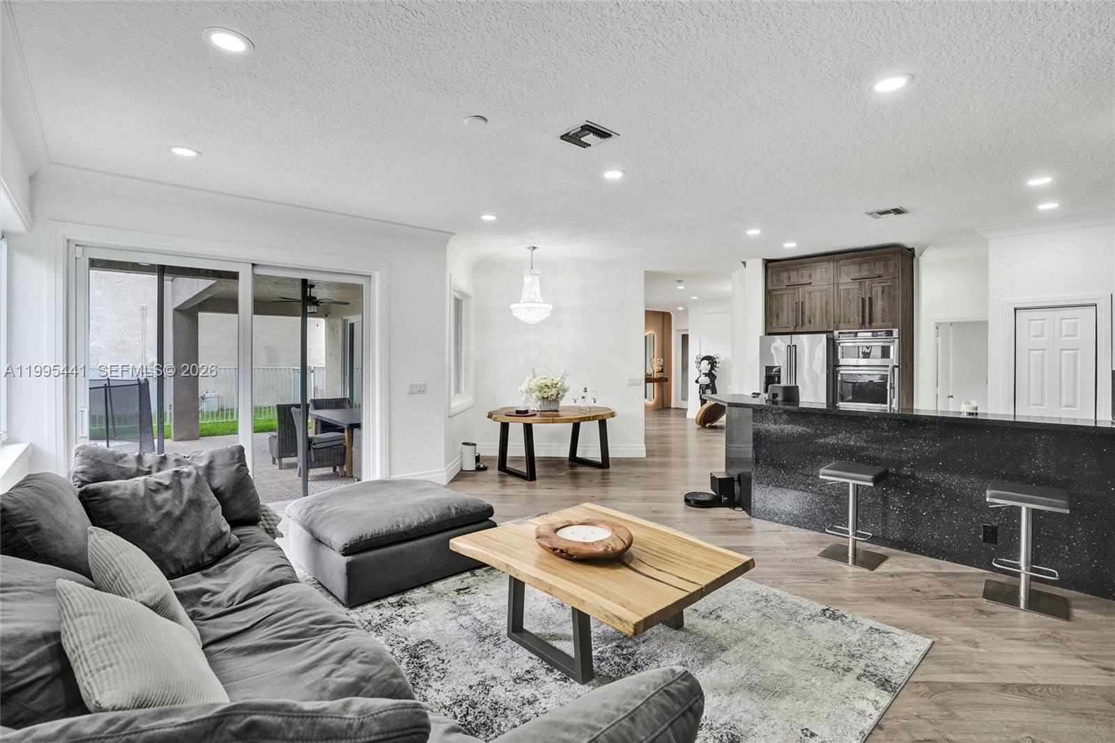 HARBORSIDE ESTATES - Residential