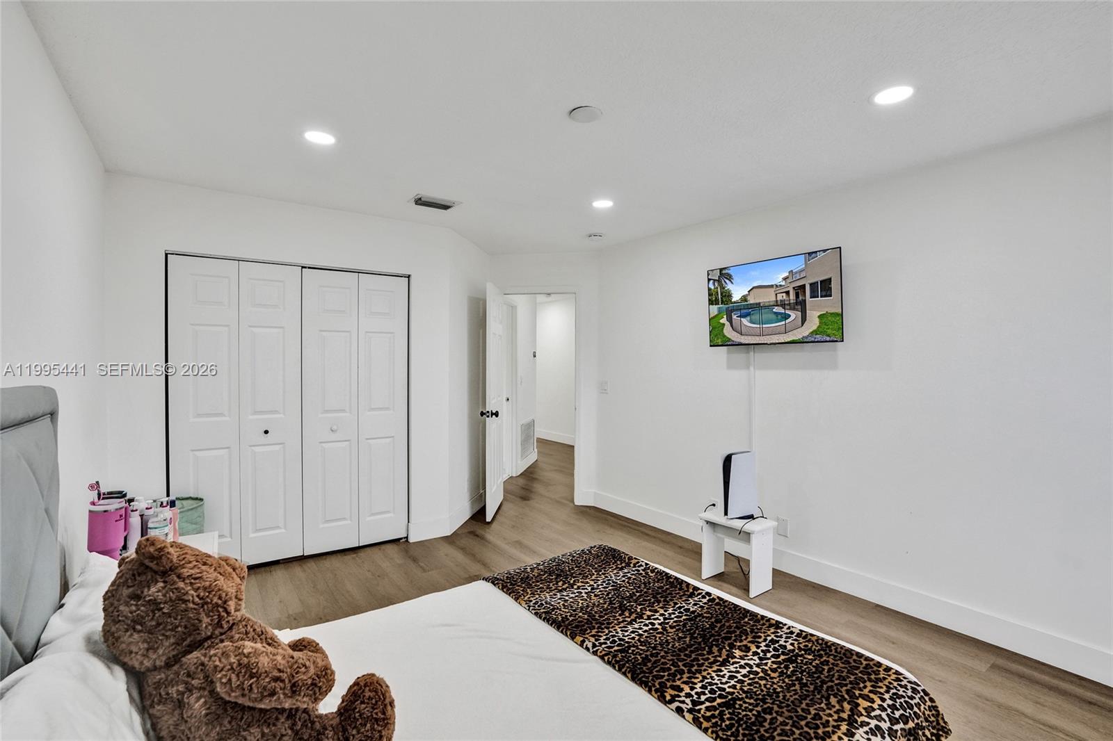 HARBORSIDE ESTATES - Residential