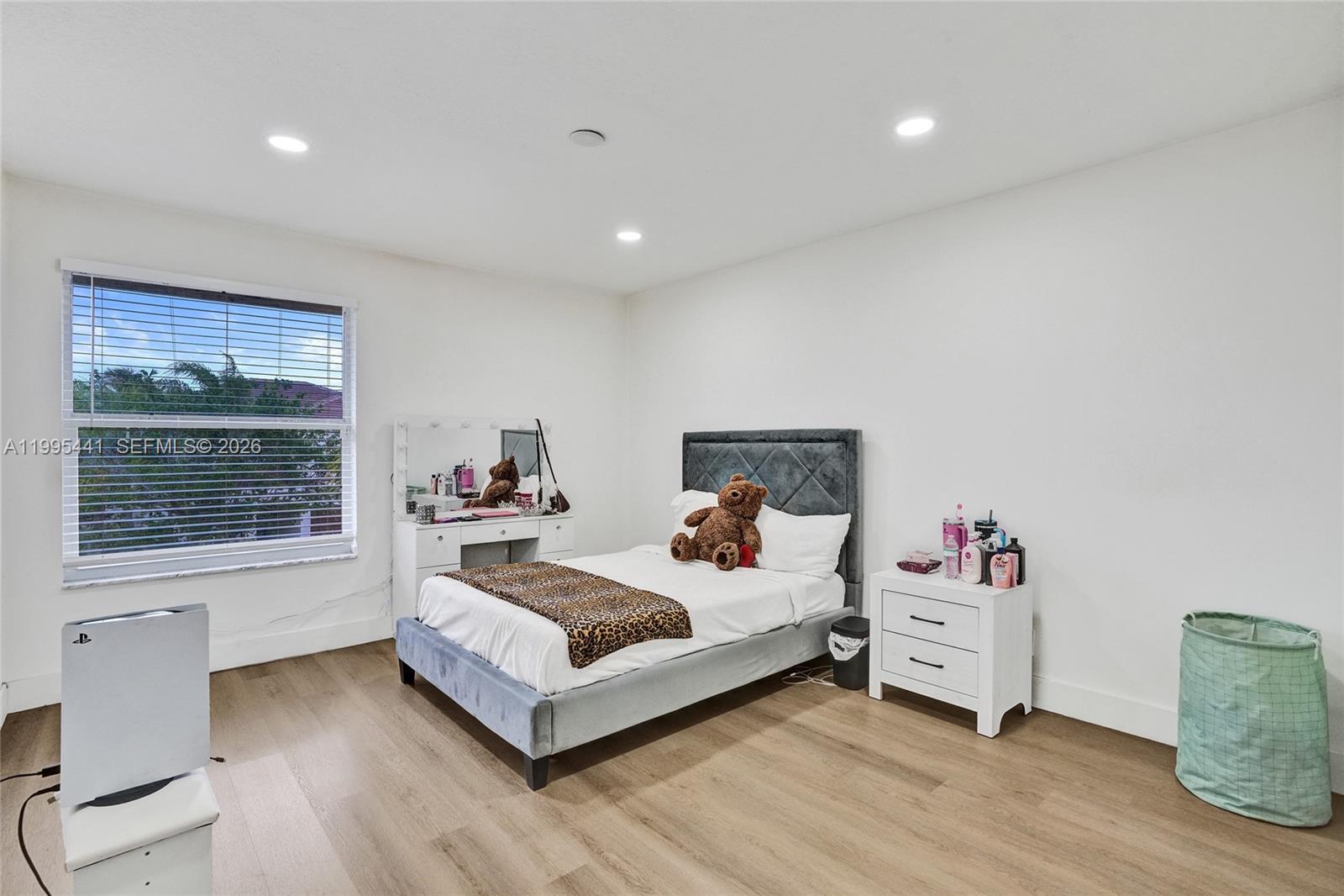 HARBORSIDE ESTATES - Residential