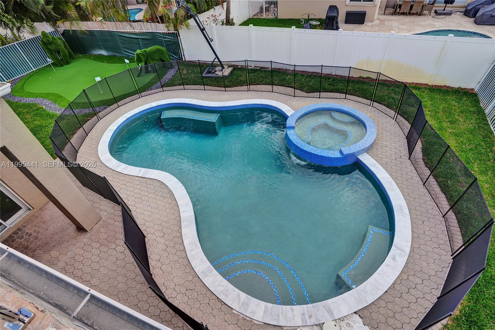 HARBORSIDE ESTATES - Residential