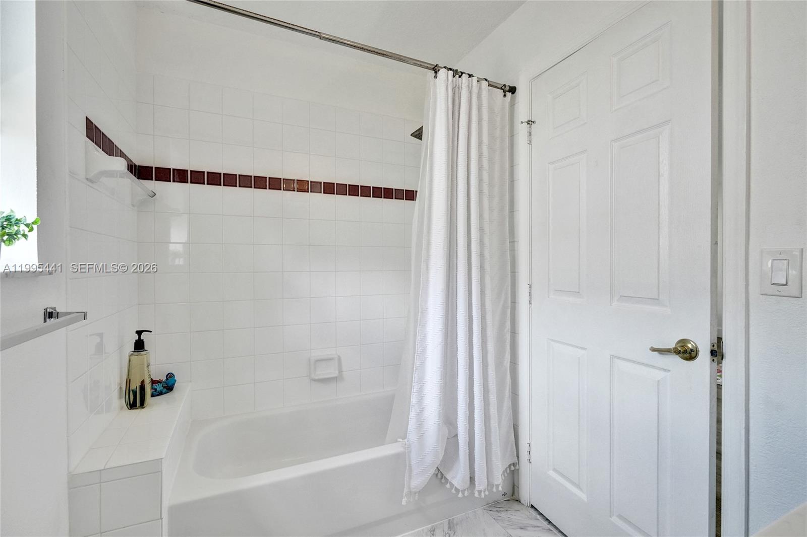 HARBORSIDE ESTATES - Residential