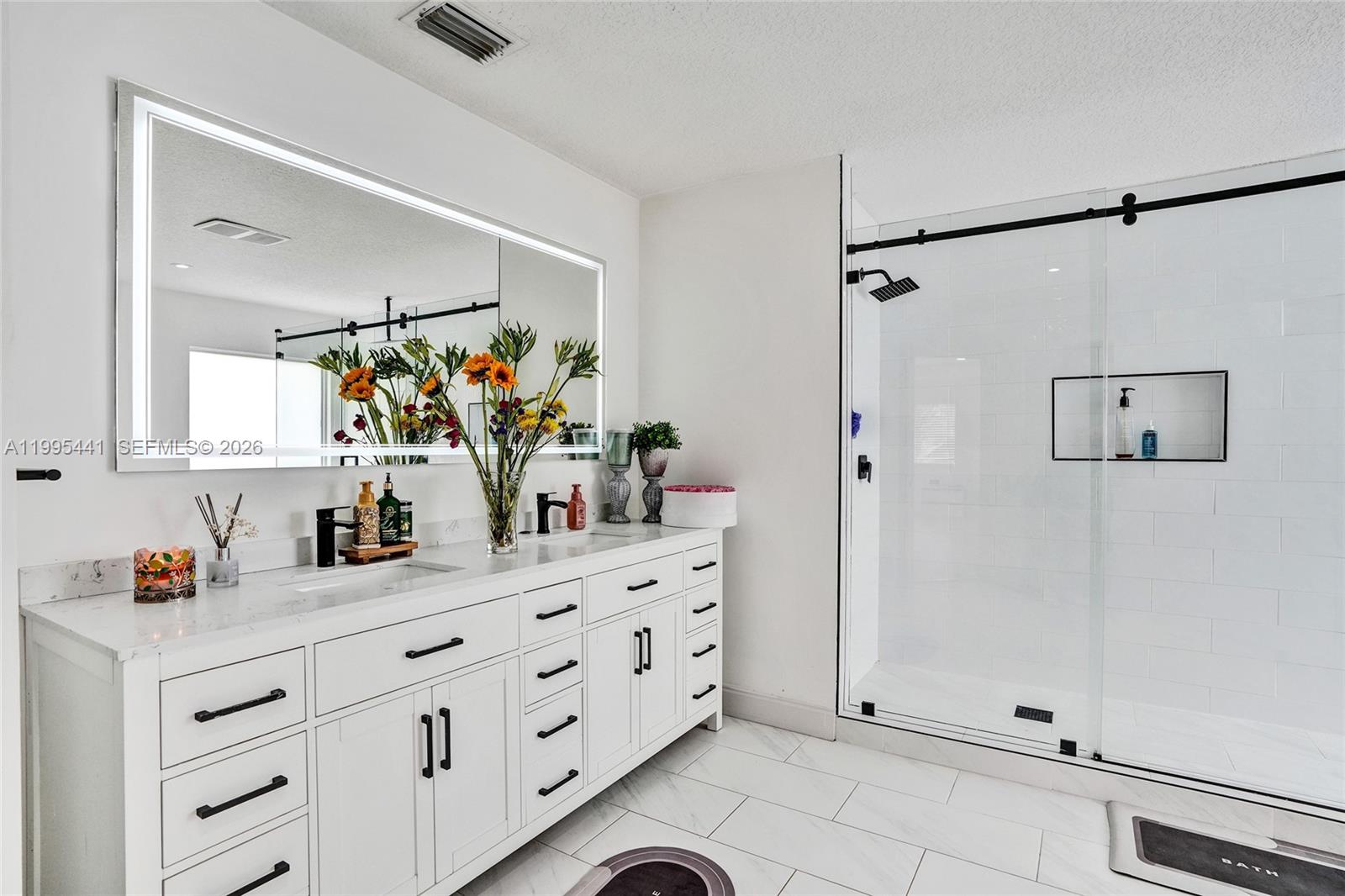 HARBORSIDE ESTATES - Residential