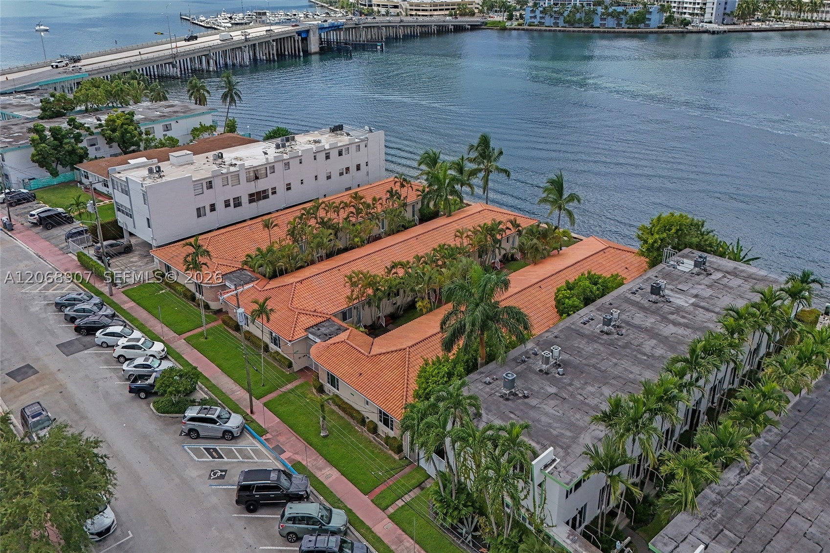 2170 Bay Dr 3-22
