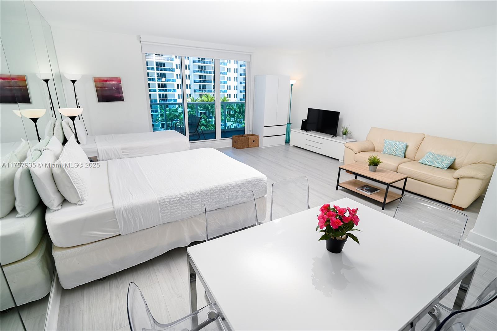 RONEY PALACE CONDO - Residential