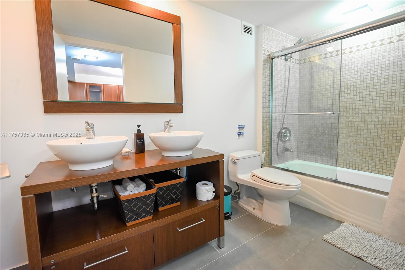 RONEY PALACE CONDO - Residential