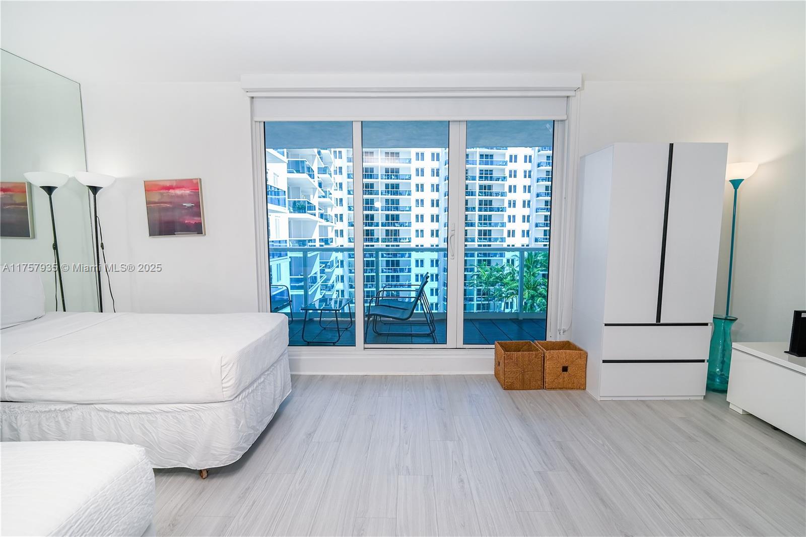 RONEY PALACE CONDO - Residential