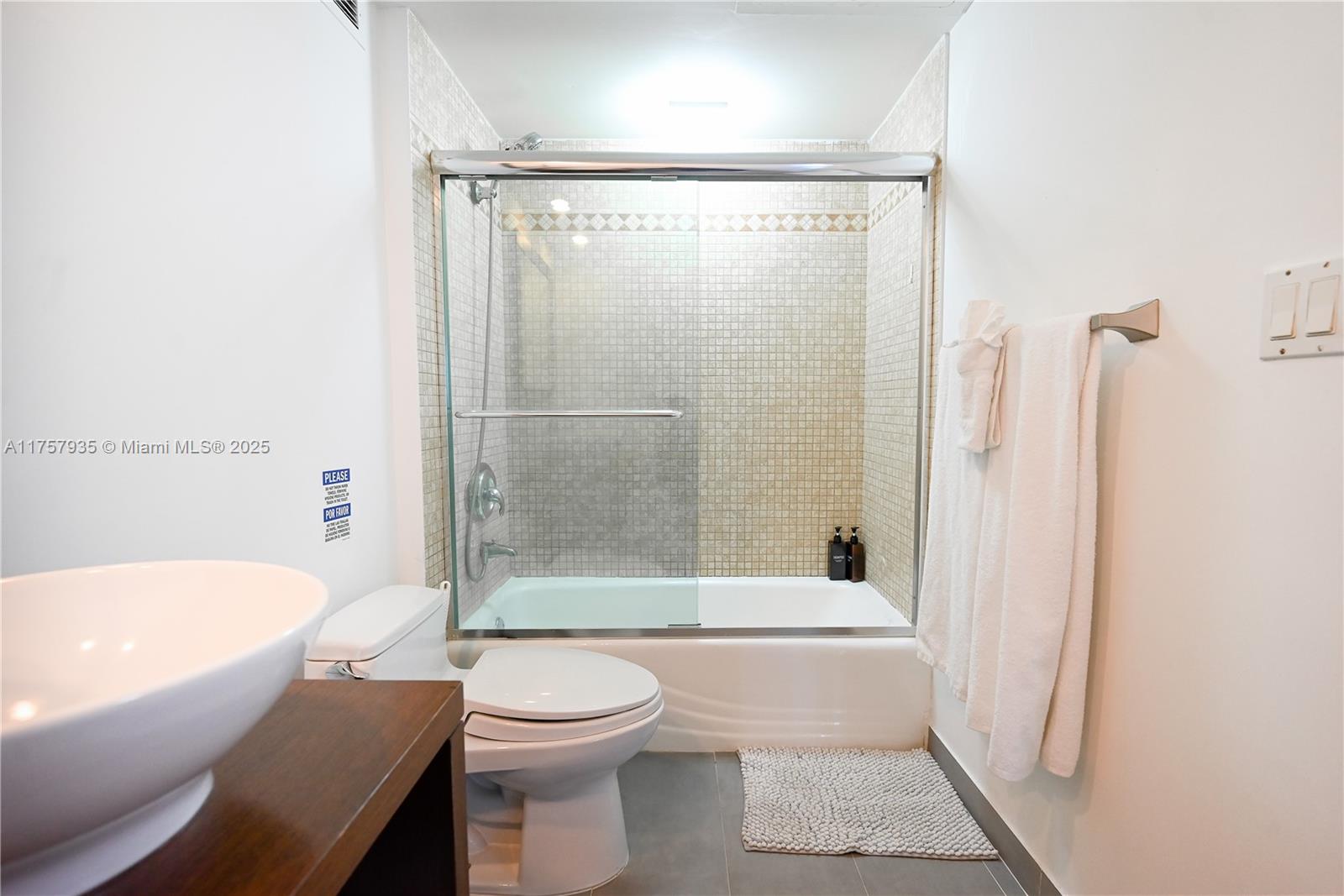 RONEY PALACE CONDO - Residential