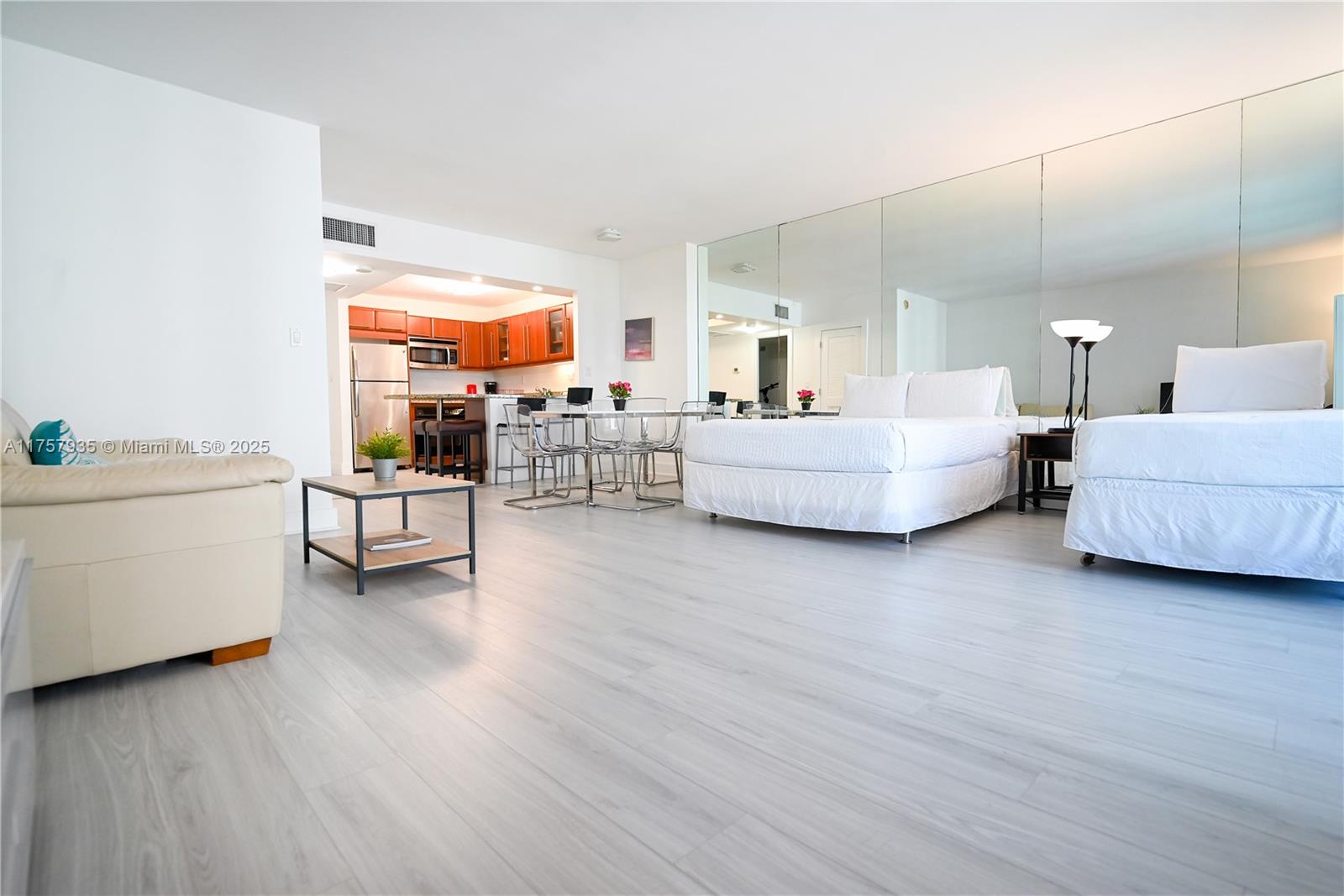 RONEY PALACE CONDO - Residential