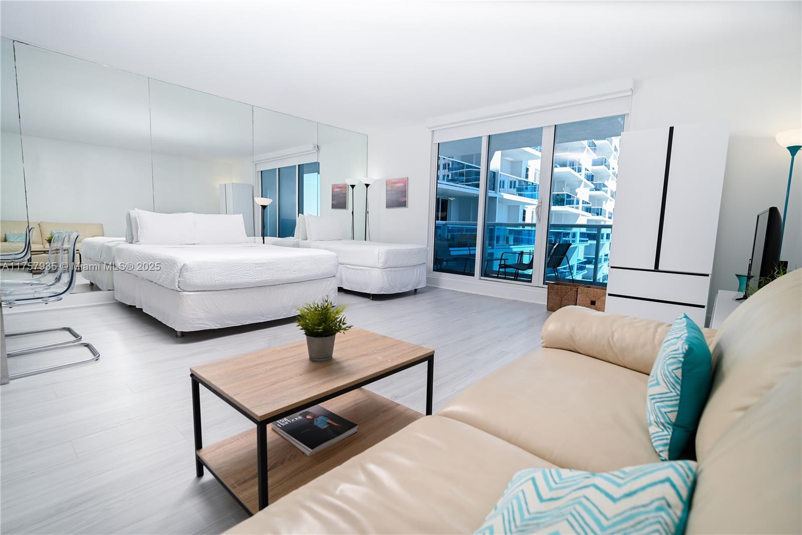 RONEY PALACE CONDO - Residential