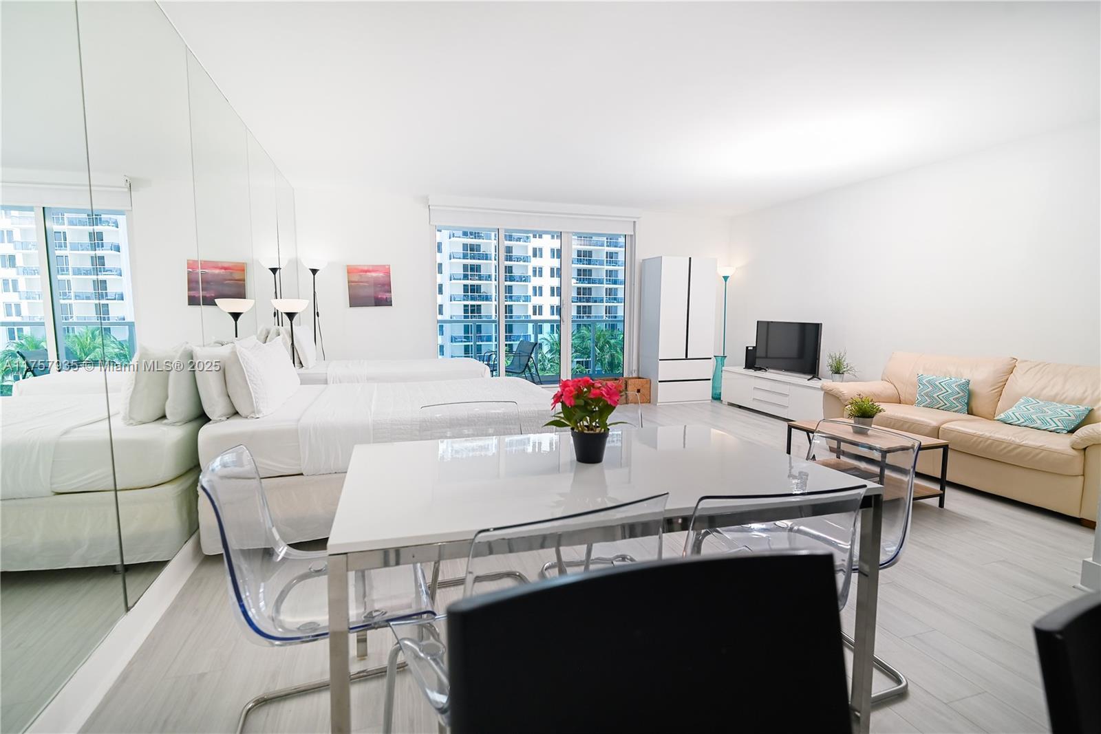 RONEY PALACE CONDO - Residential