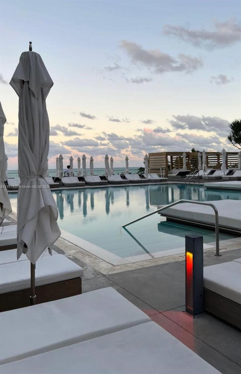 RONEY PALACE CONDO - Residential