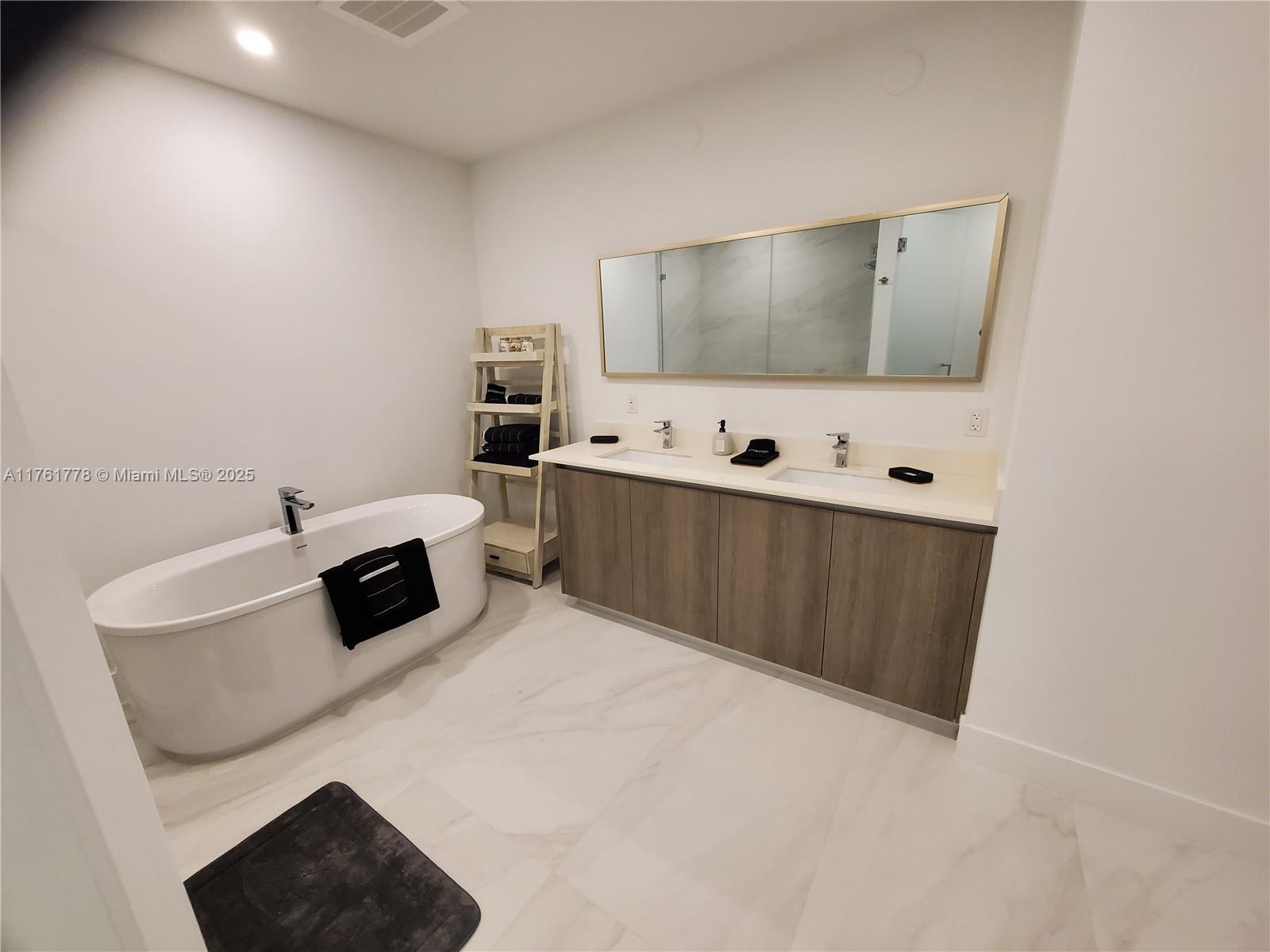 AURORA - Residential Lease