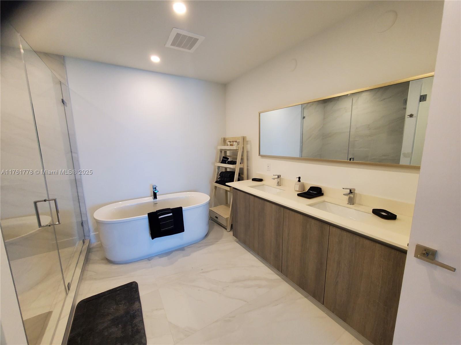 AURORA - Residential Lease