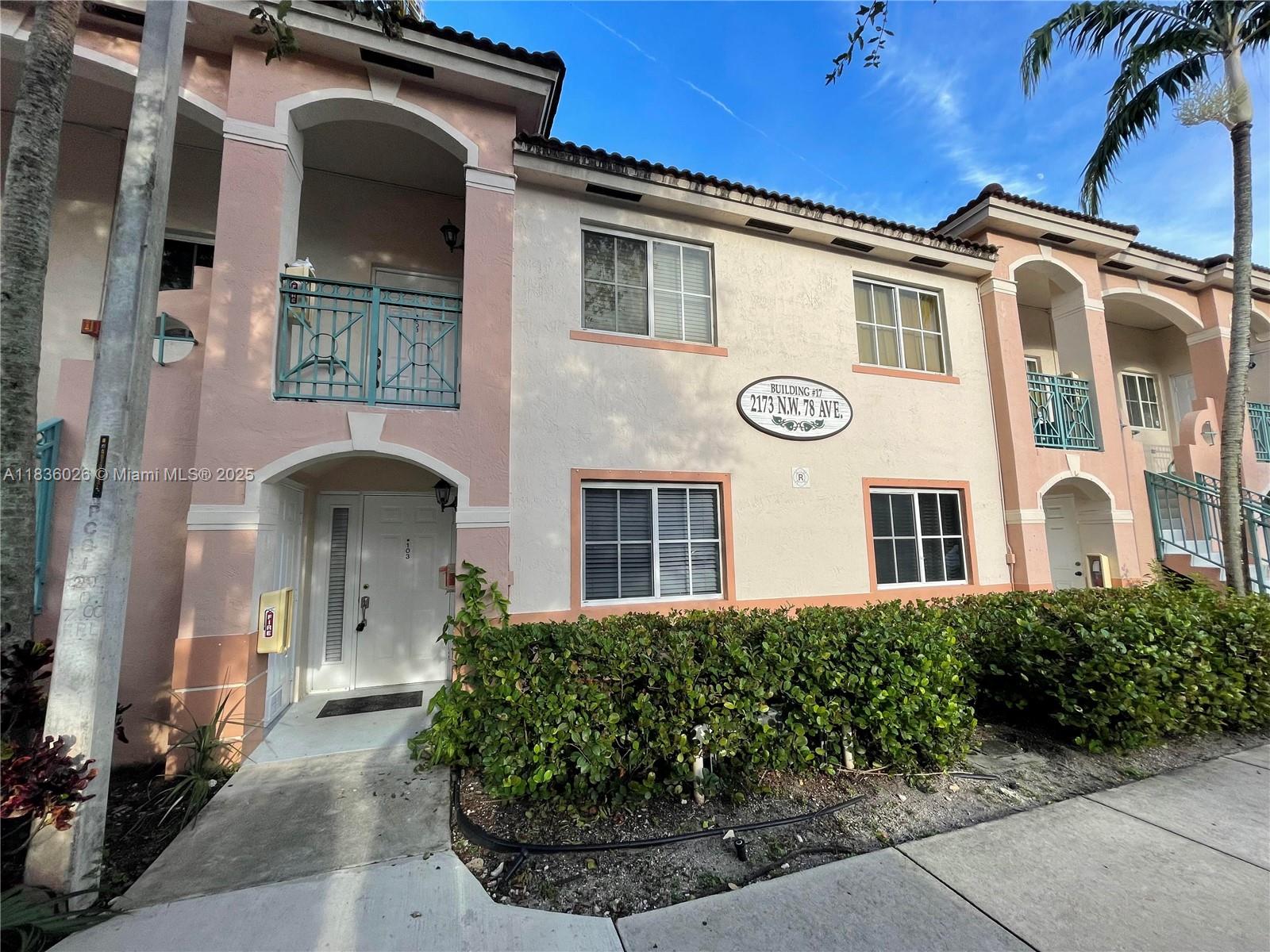 2173 NW 78th Ave 103, Pembroke Pines, FL, 33024/$299,900 2 2173 NW 78th Ave 103