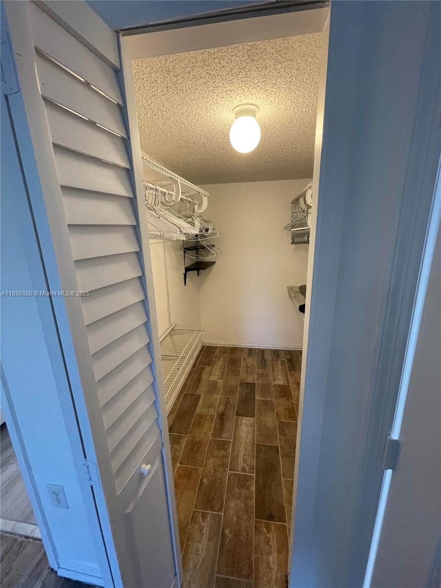 2173 NW 78th Ave 103, Pembroke Pines, FL, 33024/$299,900 3 2173 NW 78th Ave 103