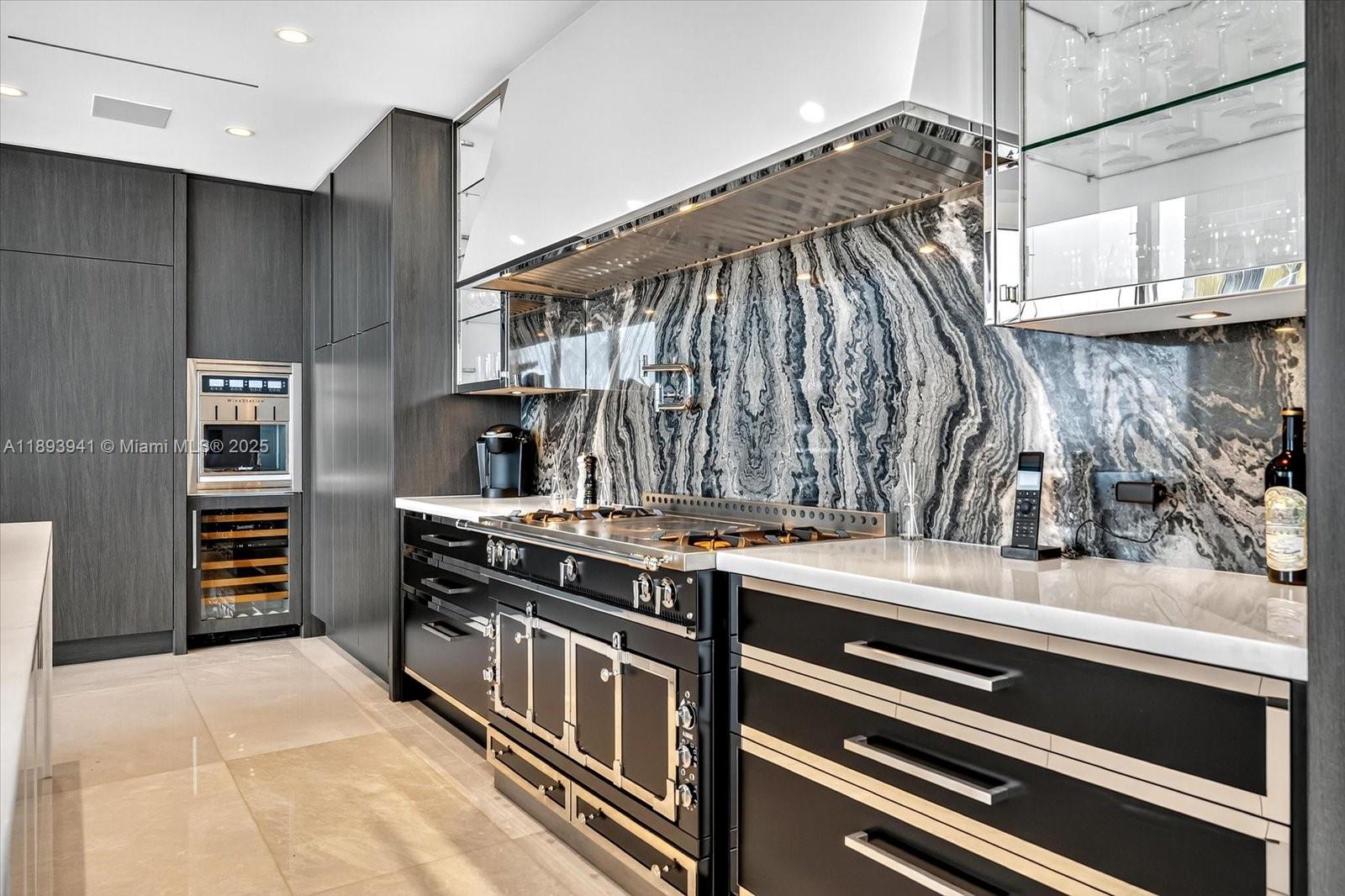 NORTH BISCAYNE BEACH AMEN - Residential