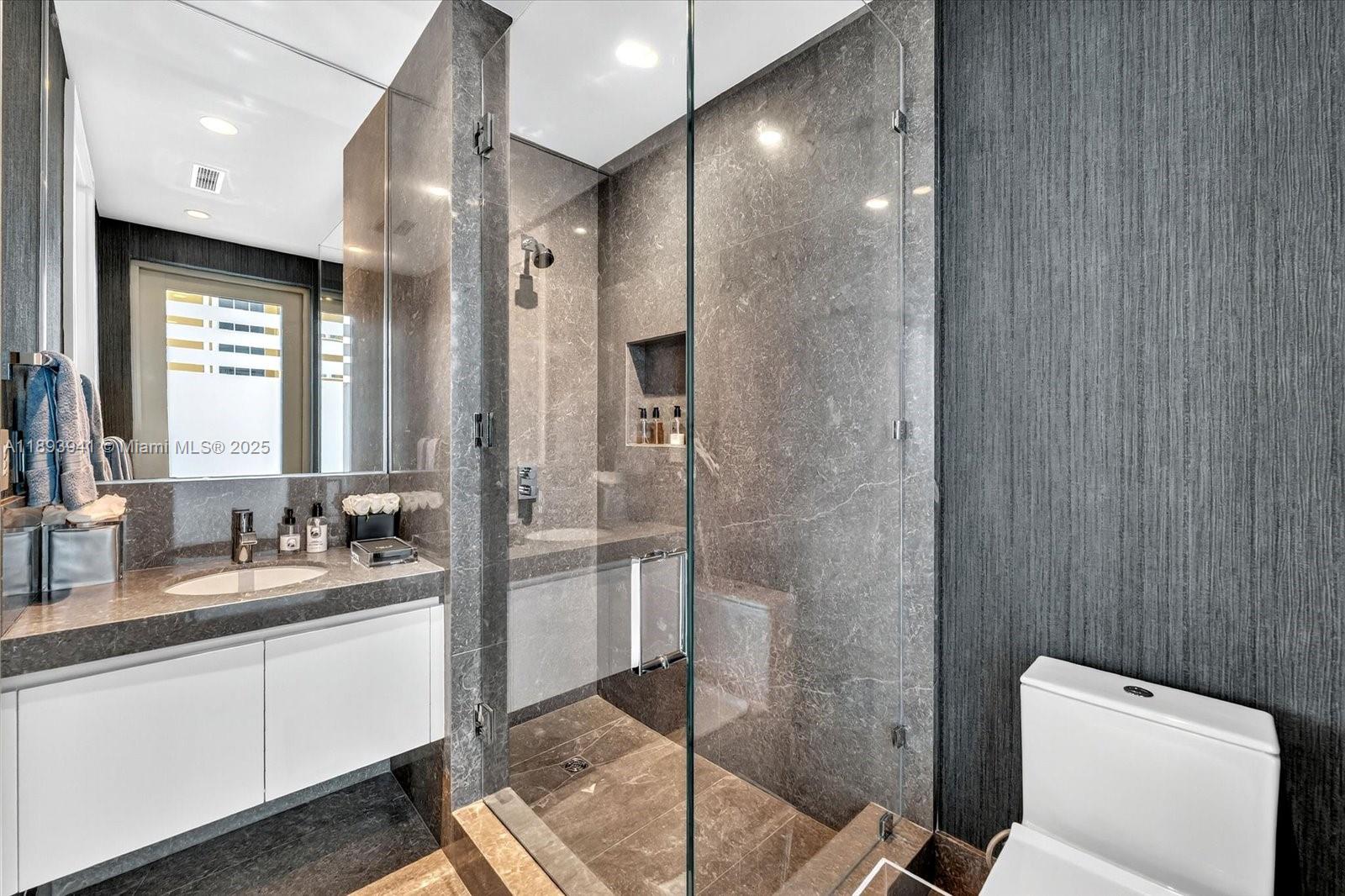 NORTH BISCAYNE BEACH AMEN - Residential