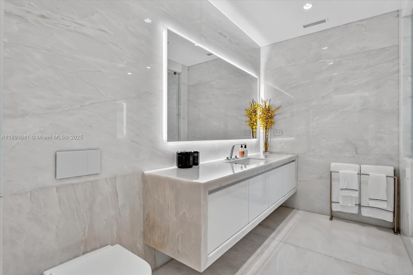 NORTH BISCAYNE BEACH AMEN - Residential