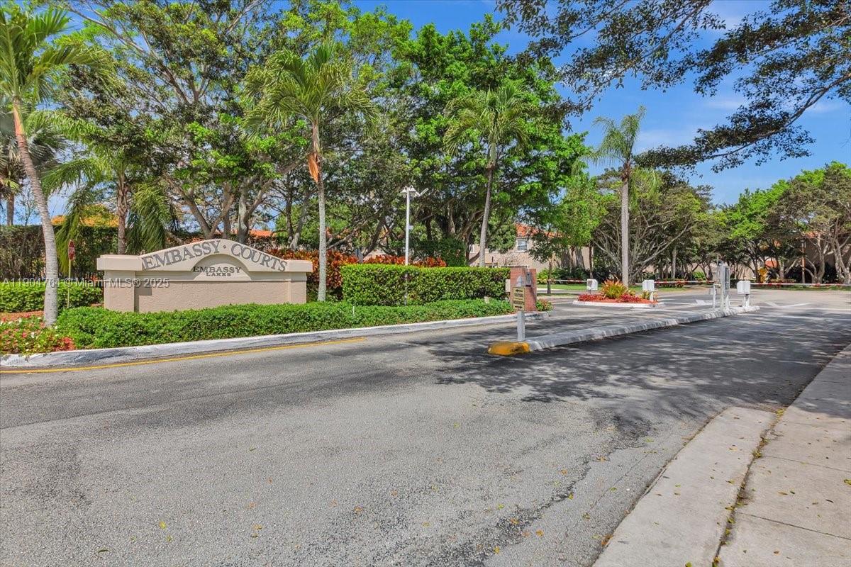 EMBASSY LAKES - Residential Lease