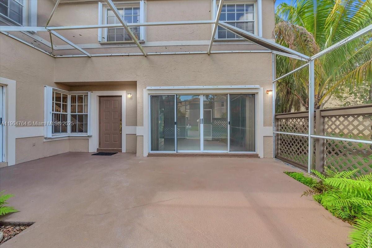 EMBASSY LAKES - Residential Lease