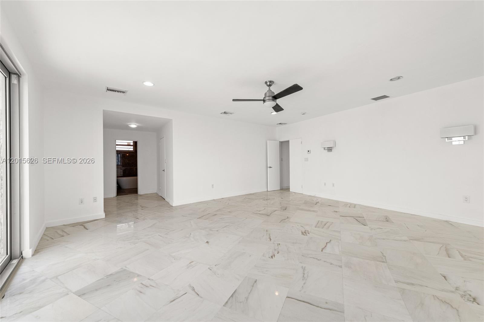 IMPERIAL HOUSE CONDO - Residential