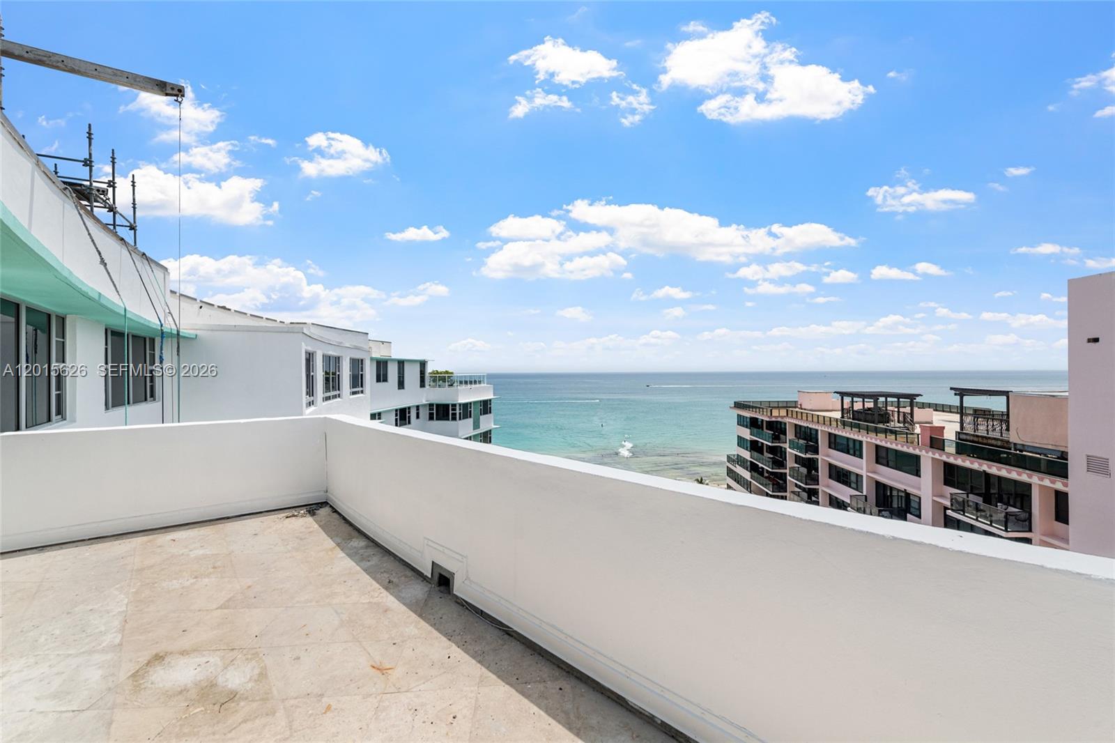 IMPERIAL HOUSE CONDO - Residential
