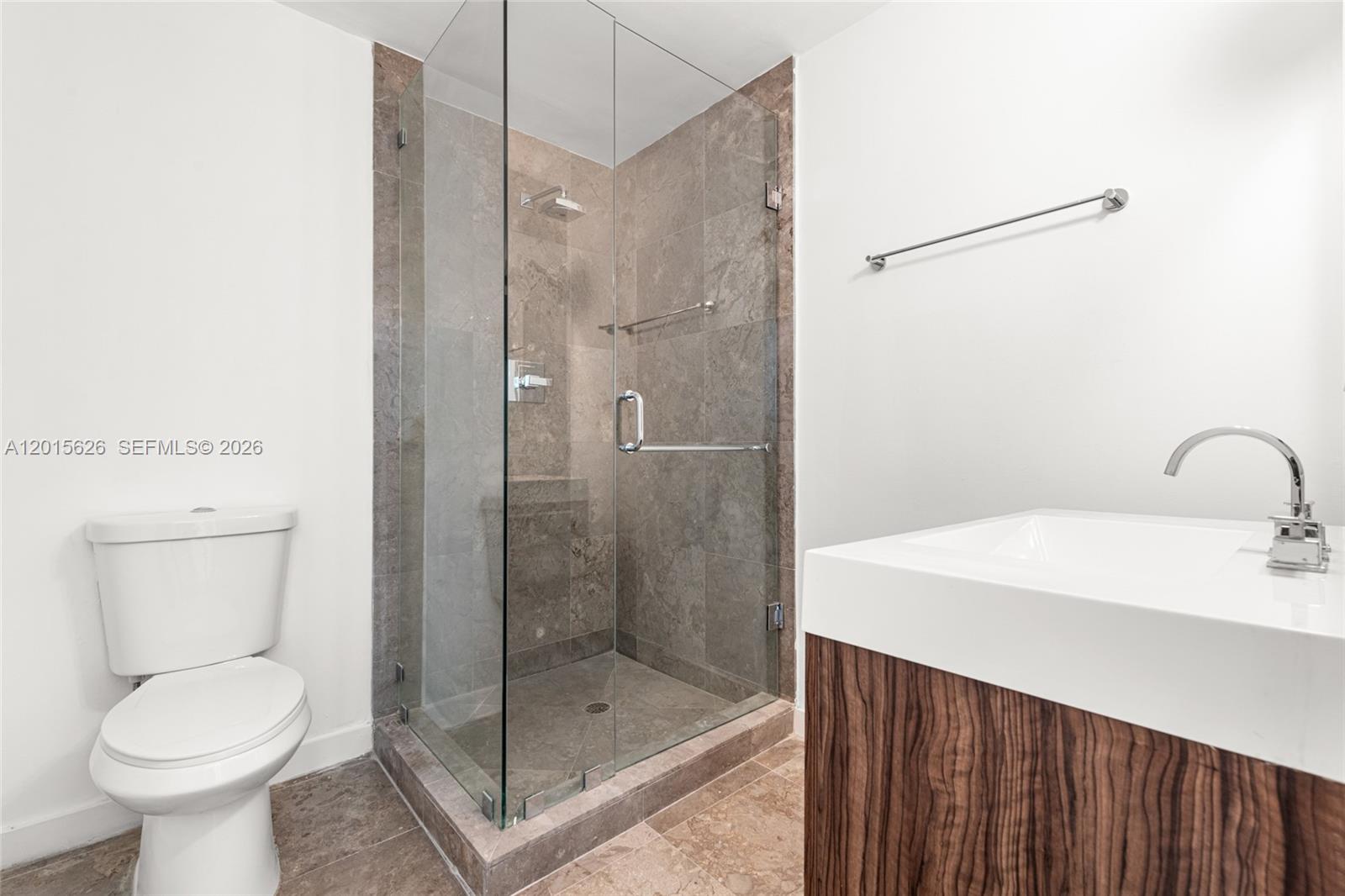 IMPERIAL HOUSE CONDO - Residential