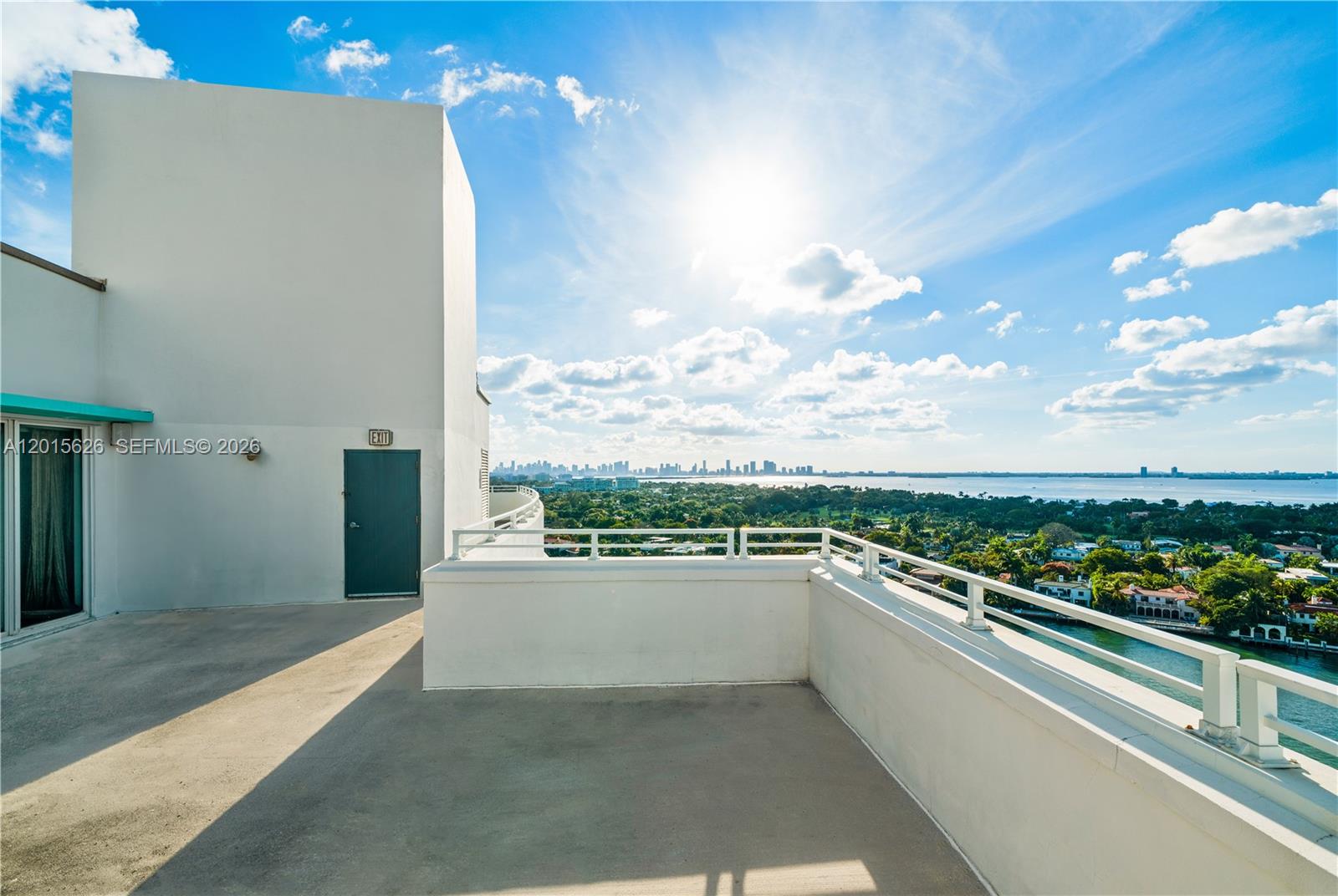 IMPERIAL HOUSE CONDO - Residential