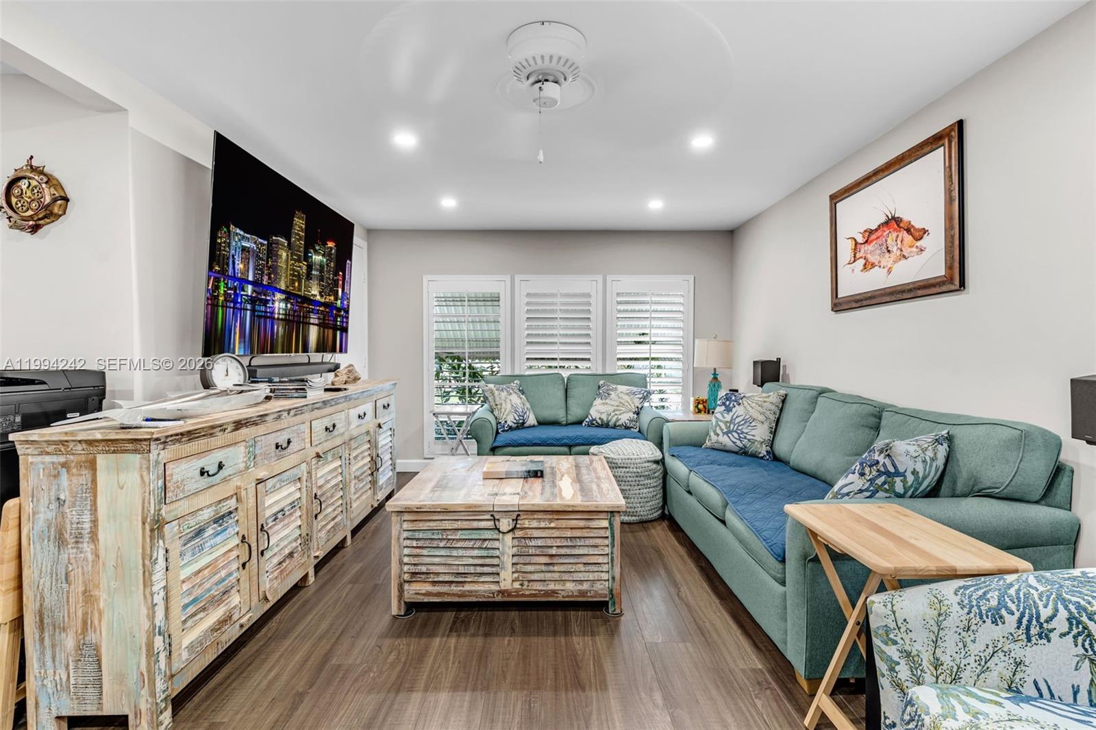 SILVER SHORES MOBILE HOME - Residential