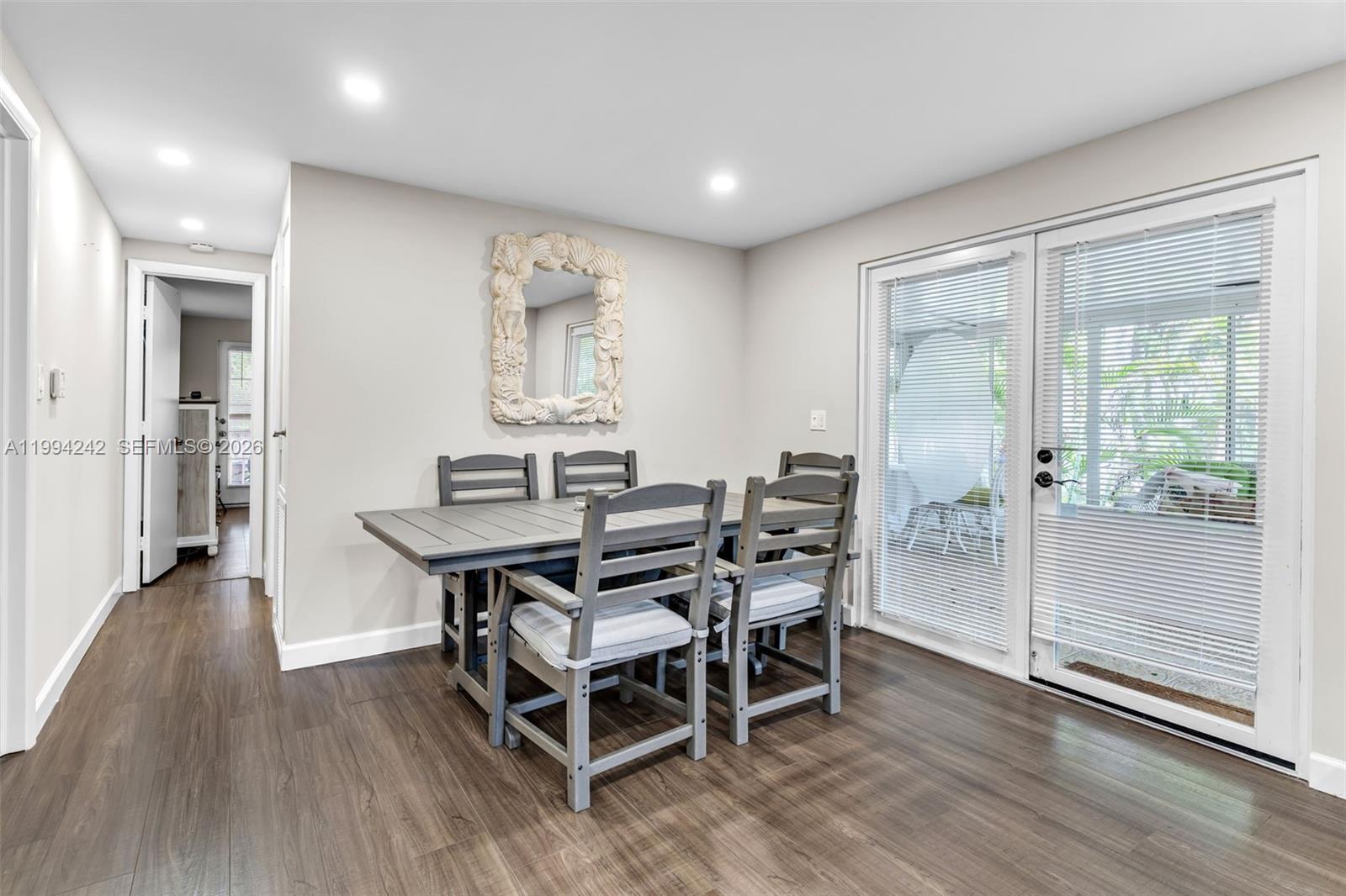 SILVER SHORES MOBILE HOME - Residential