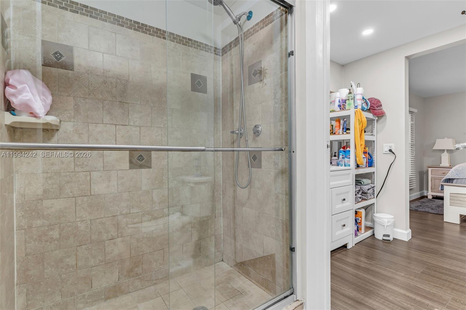 SILVER SHORES MOBILE HOME - Residential