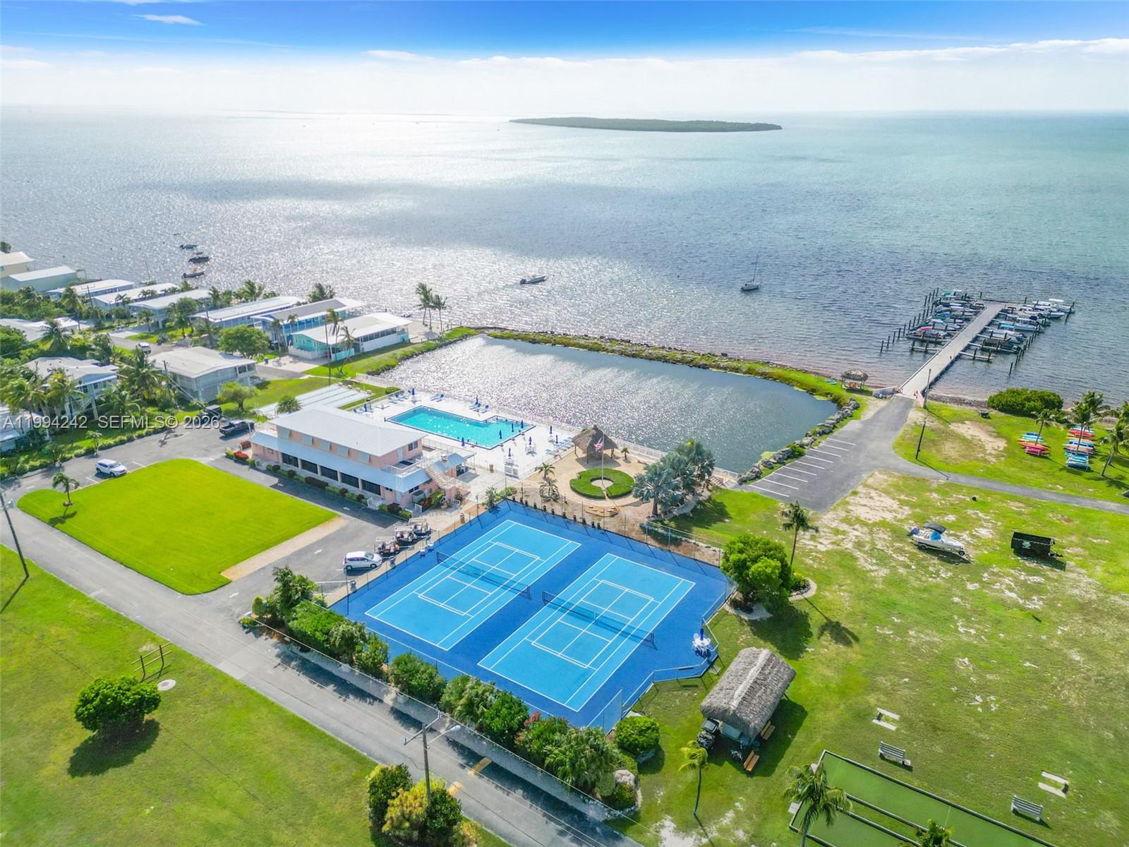 SILVER SHORES MOBILE HOME - Residential